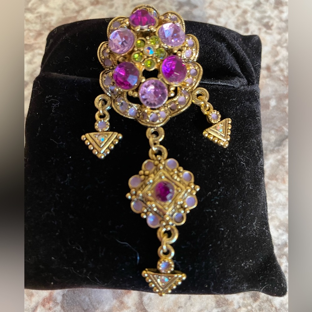 Brooch- vintage inspired Purple/Goldtone